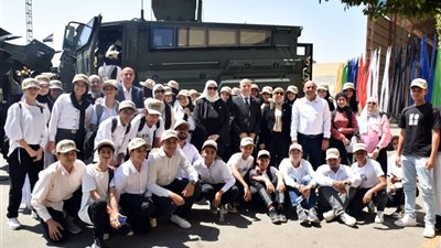 القوات المسلحة تنظم زيارة لوفد من الطلاب إلى مجمع الصناعات الهندسية لإدارة المركبات (فيديو) 