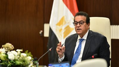 عبد الغفار يناقش تعديل أسعار خدمات التأمين الصحي المتعاقد عليها مع الجهات الخارجية 