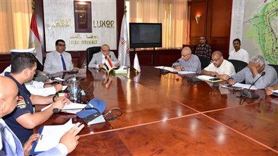 محافظ الأقصر يعقد اجتماعا تنسيقيا موسعا استعدادا لانتخابات مجلس الشيوخ 2025