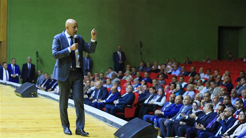 محمد عبد اللطيف وزير