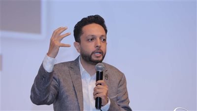 أحمد فايق يستعرض تجربته الإعلامية ضمن فعاليات مؤتمر 