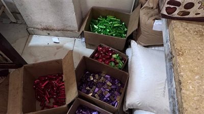 ضبط 7 آلاف قطعة شيكولاتة مجهولة المصدر في الباجور بالمنوفية (صور)