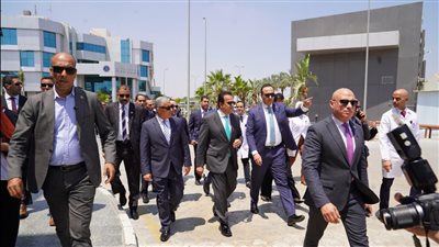  خلال تفقد المجمع الطبي، أكرم جلال: نفخر بوجود هذا الصرح المتكامل بالإسماعيلية (صور) 