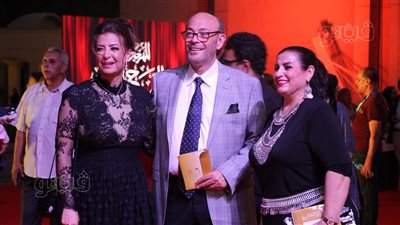 شاهد، توافد نجوم الفن على ريد كاربت حفل افتتاح المهرجان القومي للمسرح 