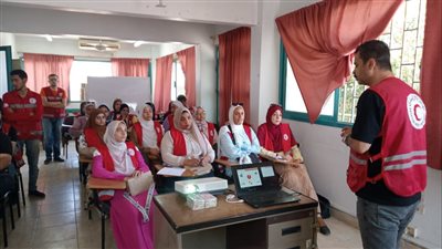 الهلال الأحمر بالقليوبية يعقد يومًا تدريبيًا لتعزيز القدرات في حالات الطوارئ (صور) 