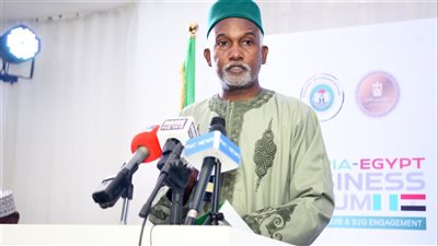 وزير الخارجية النيجيري يعلن دعم بلاده لترشيح خالد العناني مديرًا لليونسكو