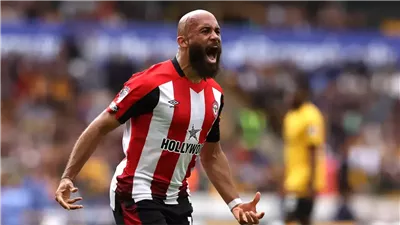 رسميا، مانشستر يونايتد يتعاقد مع الكاميروني مبيومو حتى 2030