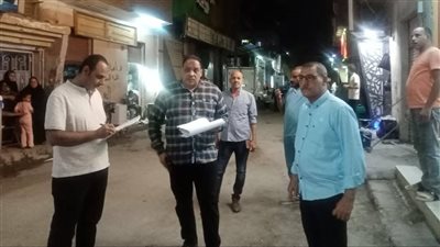 حملة لإزالة الإعلانات المخالفة بشوارع مدينة قنا