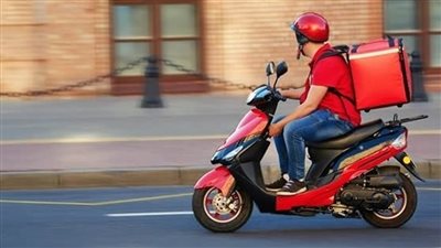 خطة الدولة لحماية عمال الدليفري.. العمل تعلن ضمهم لمنظومة العمالة غير المنتظمة.. تخصيص خدمة إلكترونية لتلقي شكاوى واستفسارات العاملين.. ووضع خطة لتقنين أوضاعهم تدريجيا