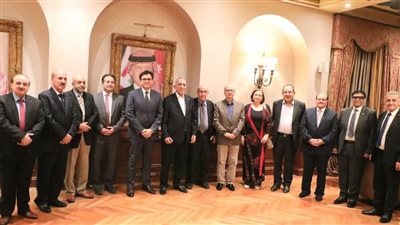 وزير الثقافة يلتقي عددا من وزراء الثقافة الأردنيين ويشيد بعمق التعاون بين البلدين