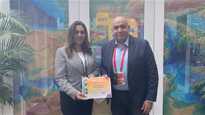  وزيرة التنمية المحلية تلتقي رئيس الاستراتيجيات الدولية بشركة Esri العالمية