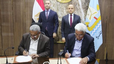 محافظ كفر الشيخ يشهد توقيع عقد المحطة الأولى لتحسين مياه مصرف كتشنر