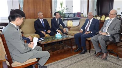 نائب رئيس جامعة الإسكندرية يستقبل وفدا إعلاميا من أوزبكستان