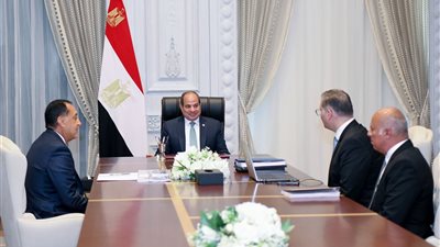 السيسي يتابع المحاور الأساسية لأنشطة وزارة البترول والثروة المعدنية في المرحلة الحالية.. ويشدد على تلبیة احتیاجات التنمیة وخفض الفاتورة الاستیرادیة وتخفیف الأعباء عن المواطنین