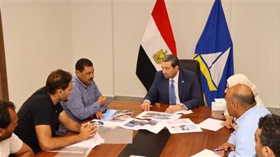 محافظ دمياط يبحث الموقف التنفيذي لمشروع تطوير الطريق الدولي الساحلي