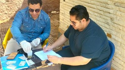 حملة للكشف عن تعاطي المواد المخدرة والمخالفات المرورية بالمنصورة (صور)