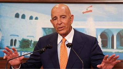 المبعوث الأمريكي توم باراك يتطاول على الصحفيين اللبنانيين: تثيرون فوضى كالحيوانات (فيديو)