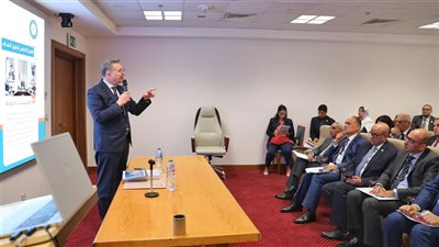 وزير البترول يعرض على سفراء مصر بالخارج جهود الوزارة 