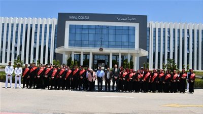 بالتعاون مع قوات الدفاع الشعبي والعسكري، جامعة حلوان في زيارة للكلية البحرية (صور)