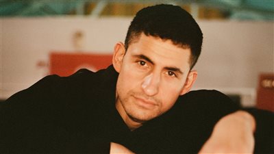 طرح الإعلان الرسمي لفيلم Giant لأمير المصري