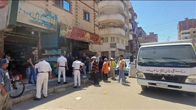 غلق وتشميع 44 محلا تجاريا في الإسماعيلية (صور)