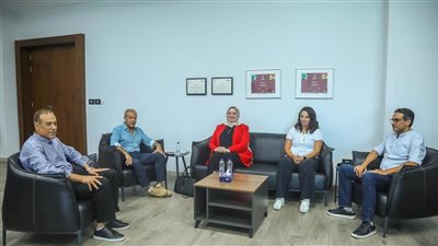 اتحاد الكرة يبحث مع وزارة التعليم المشاركة في بطولة “كاف” للمدارس