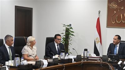 رئيس الوزراء يجتمع مع وكلاء ماركات عالمية لتشجيعهم على الاستثمار في مصر