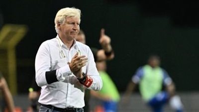 مدرب الكاميرون: لم أتقدم باستقالتي وبيان الاتحاد 