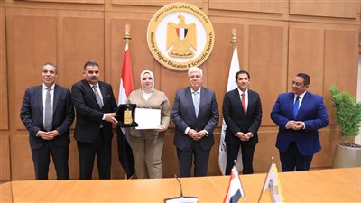 وزير التعليم العالي يكرم الفائزين في مسابقة 