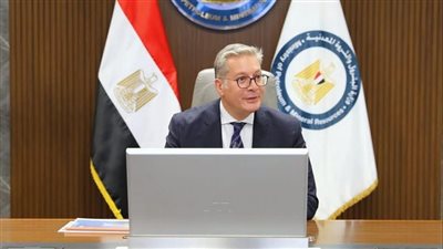 وزير البترول يلتقي مجموعة من كُتاب الرأي وخبراء الاقتصاد والطاقة