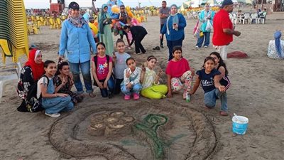 مكتبة مصر تنظم مهرجان الرسم على الرمال بشاطئ رأس البر (صور)