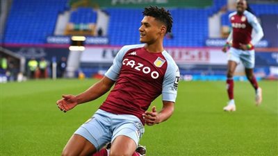 مانشستر يونايتد يصر على التعاقد مع مهاجم أستون فيلا 