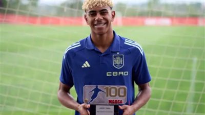 لامين يامال يتوج بجائزة أفضل لاعب في الدوري الإسباني