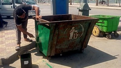 بدء تنفيذ خطة تطوير منظومة النظافة ورفع كفاءة وترقيم صناديق القمامة بدمياط
