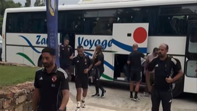 وصول فريق الأهلي لملعب مباراة البنزرتي التونسي (صور)