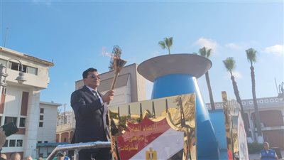 وزير الرياضة ومحافظ الإسكندرية يطلقان شعلة فعاليات اليوم الرياضي العربي الأول 