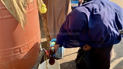 الحاج محمد، رسالة خير تتوارثها الأجيال من قطع الغيار إلى كوب العرقسوس (فيديو) 