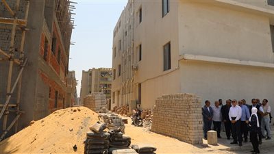 محافظ القاهرة يتفقد مصانع الأسمرات (صور)