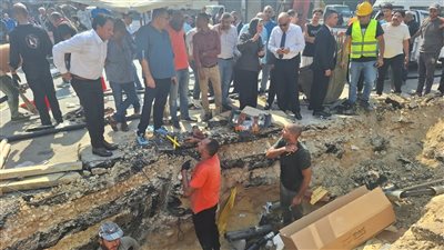 من قلب الحدث، وزير الكهرباء يتابع إصلاح عطل الكابل الأرضي لخط كهرباء مدن الجيزة 