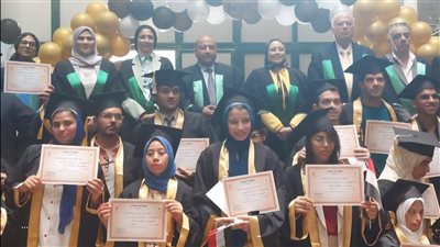 جامعة القاهرة تنظم أول حفل لخريجي برامج الدمج وذوي الهمم بكلية التجارة (ًصور)