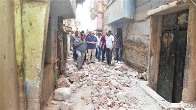 4 قرارات عاجلة لمحافظ أسيوط بشأن المنزل المنهار بمنطقة الفواخير