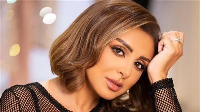 والد أنغام: كلمتها واطمنت عليها وأيام وترجع مصر 