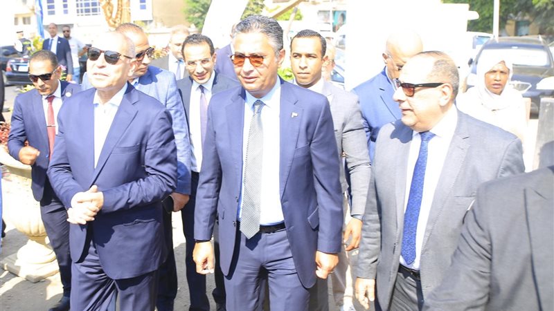 وزير التموين ومحافظ