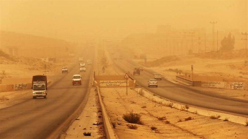 رياح ورمال وأتربة،