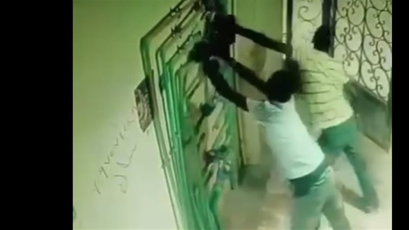 لحظة سرقة عدادات