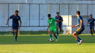 إنهاء مباراة المصري والترجي بعد اقتحام الجماهير ملعب المباراة (صور) 