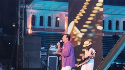 إيهاب توفيق يشعل المهرجان الصيفي للموسيقى بالإسكندرية (فيديو وصور)