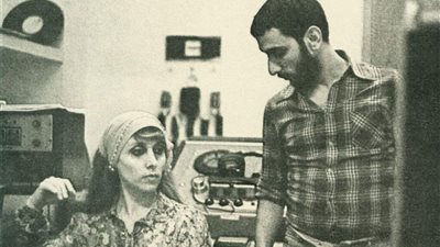 فيروز تودع زياد الرحباني بنظرة أخيرة، لحظات مؤلمة للأم وابنتها ريما 