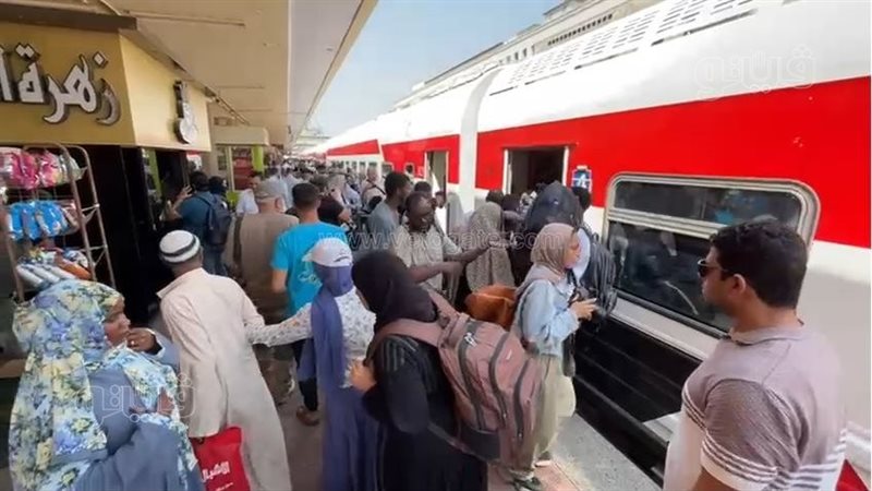 مغادرة السودانين