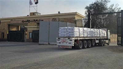 لليوم الثاني على التوالي، محافظ شمال سيناء يتابع إدخال شاحنات المساعدات إلى غزة 